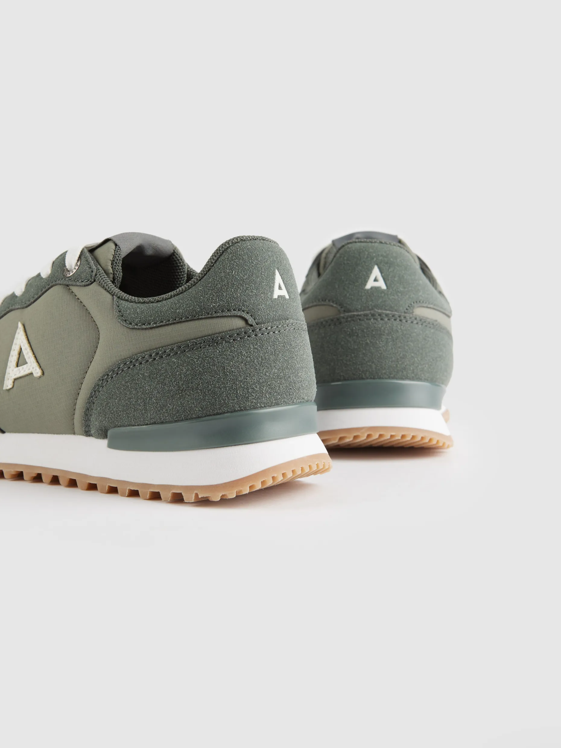 Scarpe Sportive Stile Giovane per Bambini - Sconti Esclusivi Alvaro Moreno