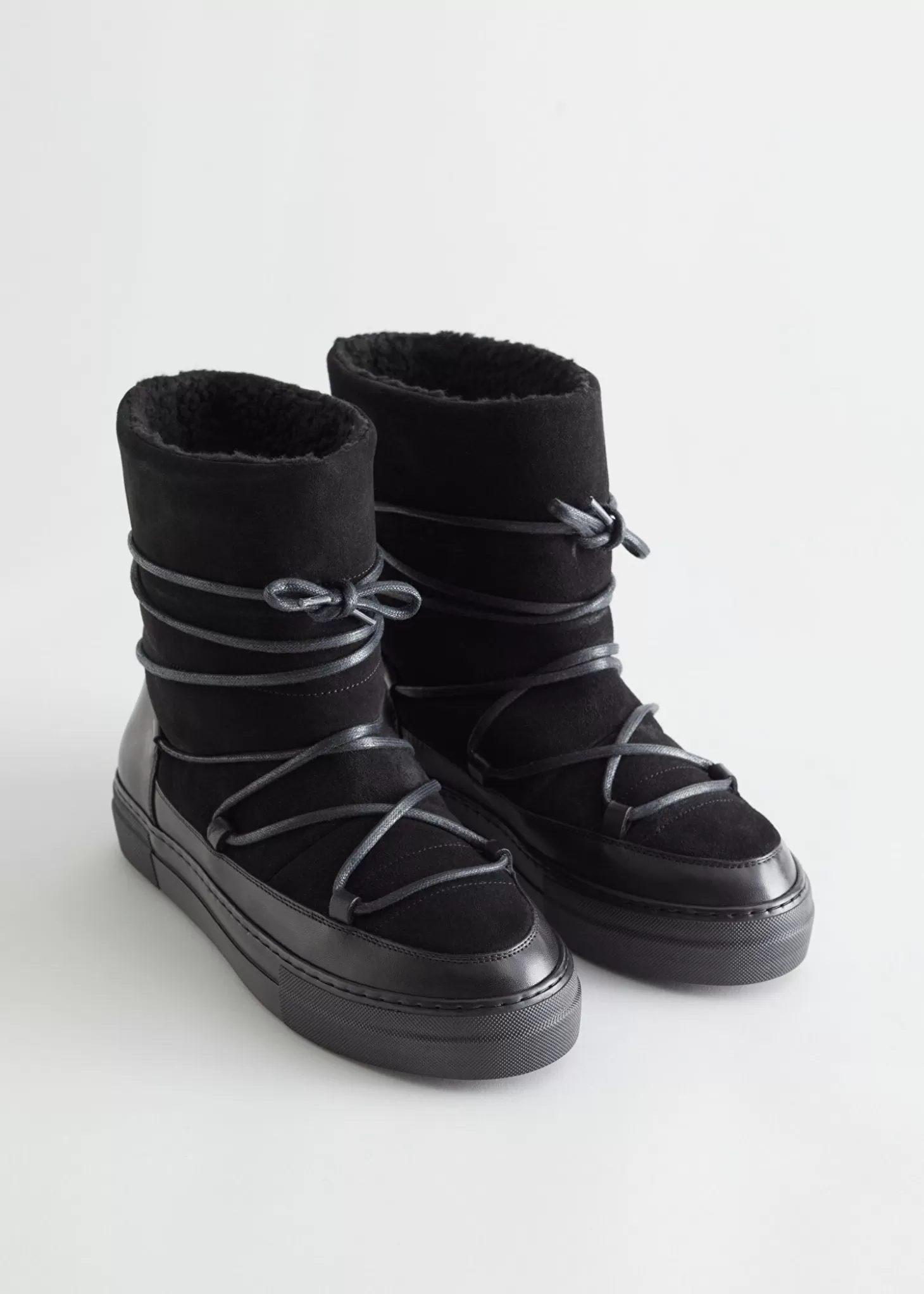 Eleganti Stivali Invernali con Lacci Regolabili - Nero Opaco by Shop & Other Stories