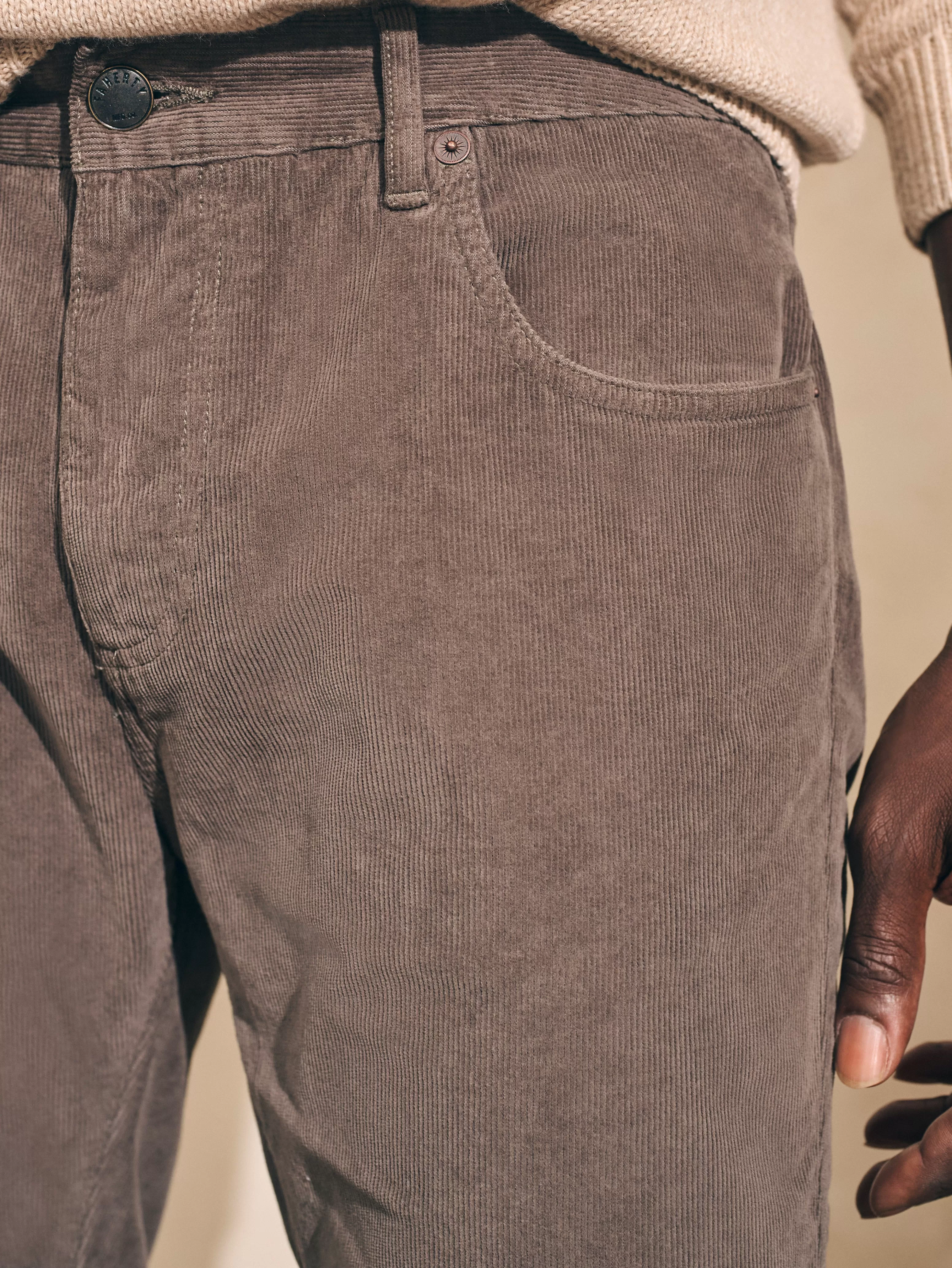 Pantaloni Uomo in Velluto a Coste Elasticizzato - Modello 5 Tasche con Cavallo 81cm | Design Confortevole e Taglio Classico - Faherty Abbigliamento Premium