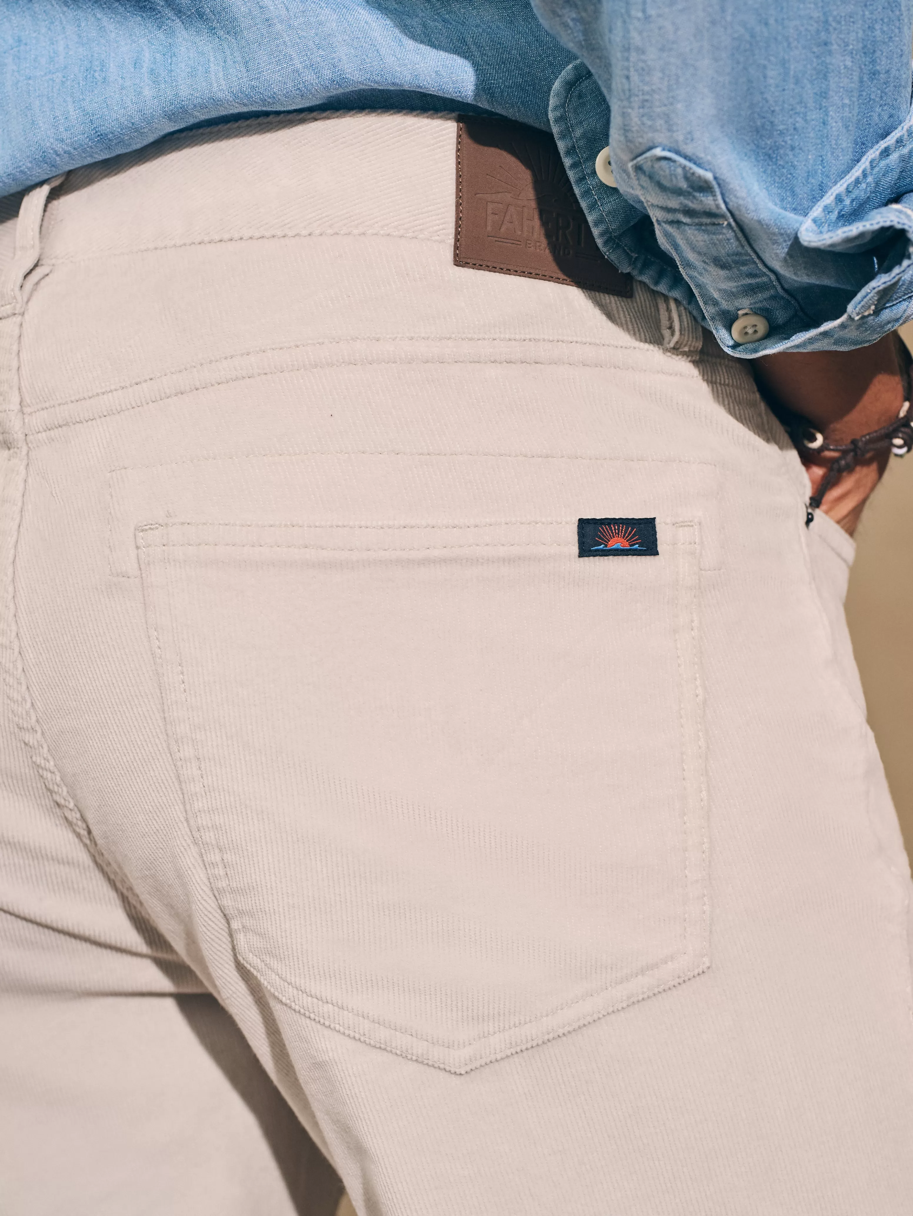 Pantaloni Casual in Velluto a Coste Elasticizzato con 5 Tasche - Cavallo 32