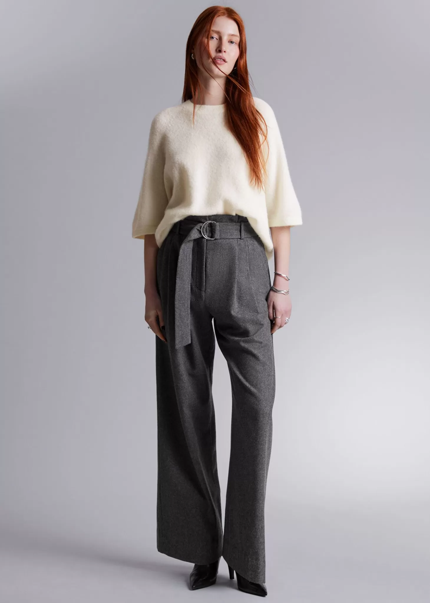Maglietta Strik Essential in Cotone Bianco; Moda Minimalista & Other Stories - Collezione Primavera 2024