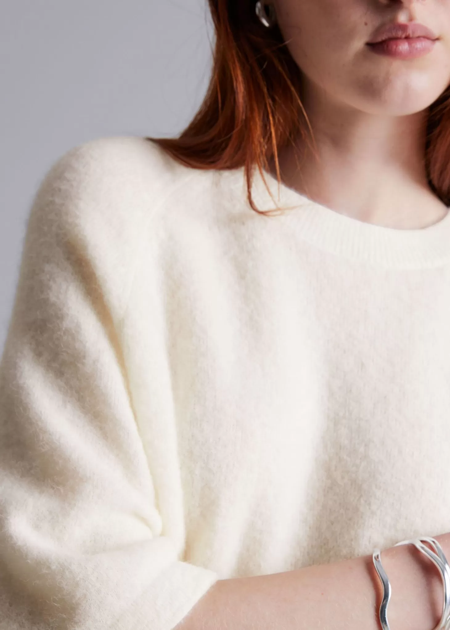 Maglietta Strik Essential in Cotone Bianco; Moda Minimalista & Other Stories - Collezione Primavera 2024