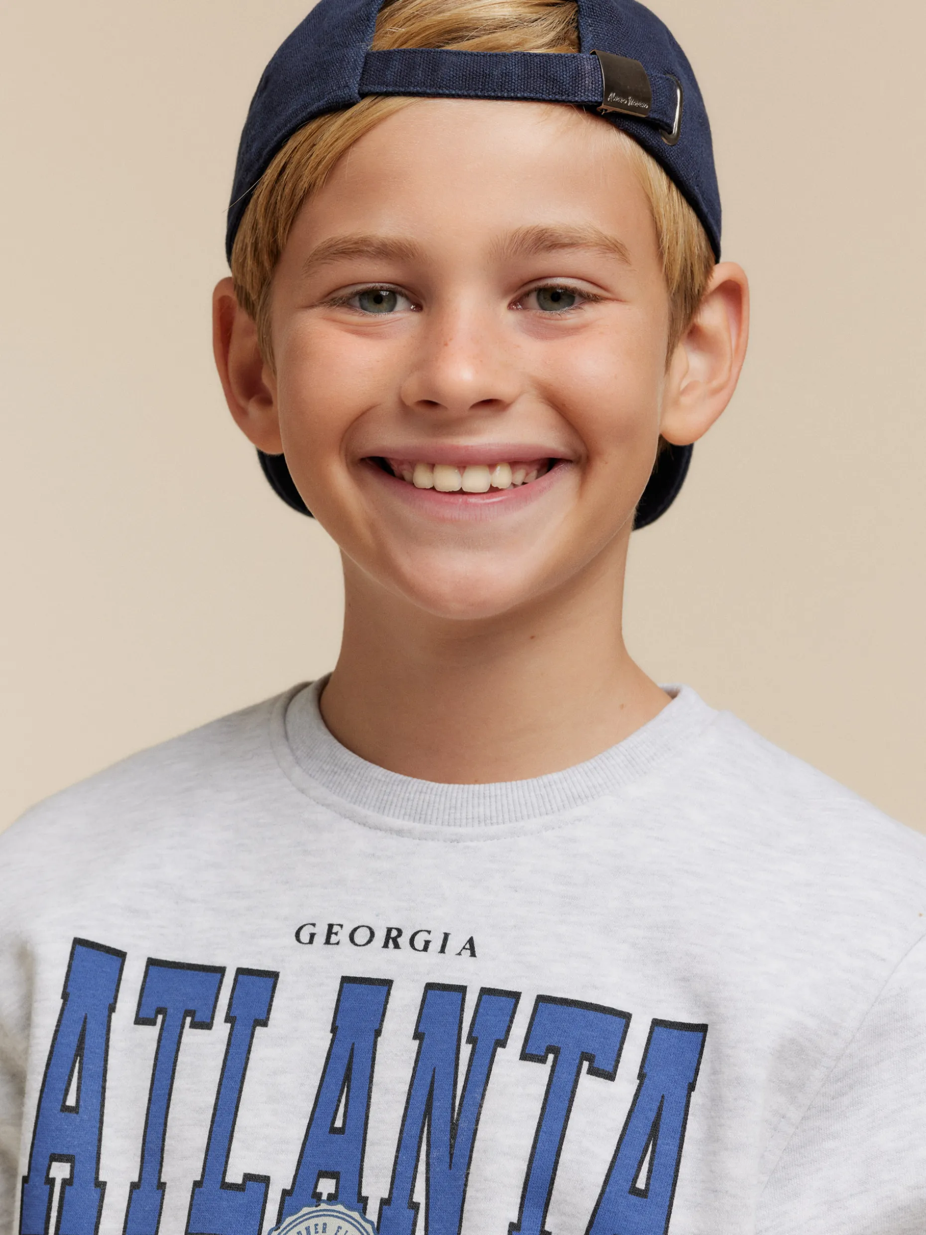 Felpa con Cappuccio Atlanta Junior - Stile Urbano Comodo per Bambini | Sconti Outlet Da Alvaro Moreno