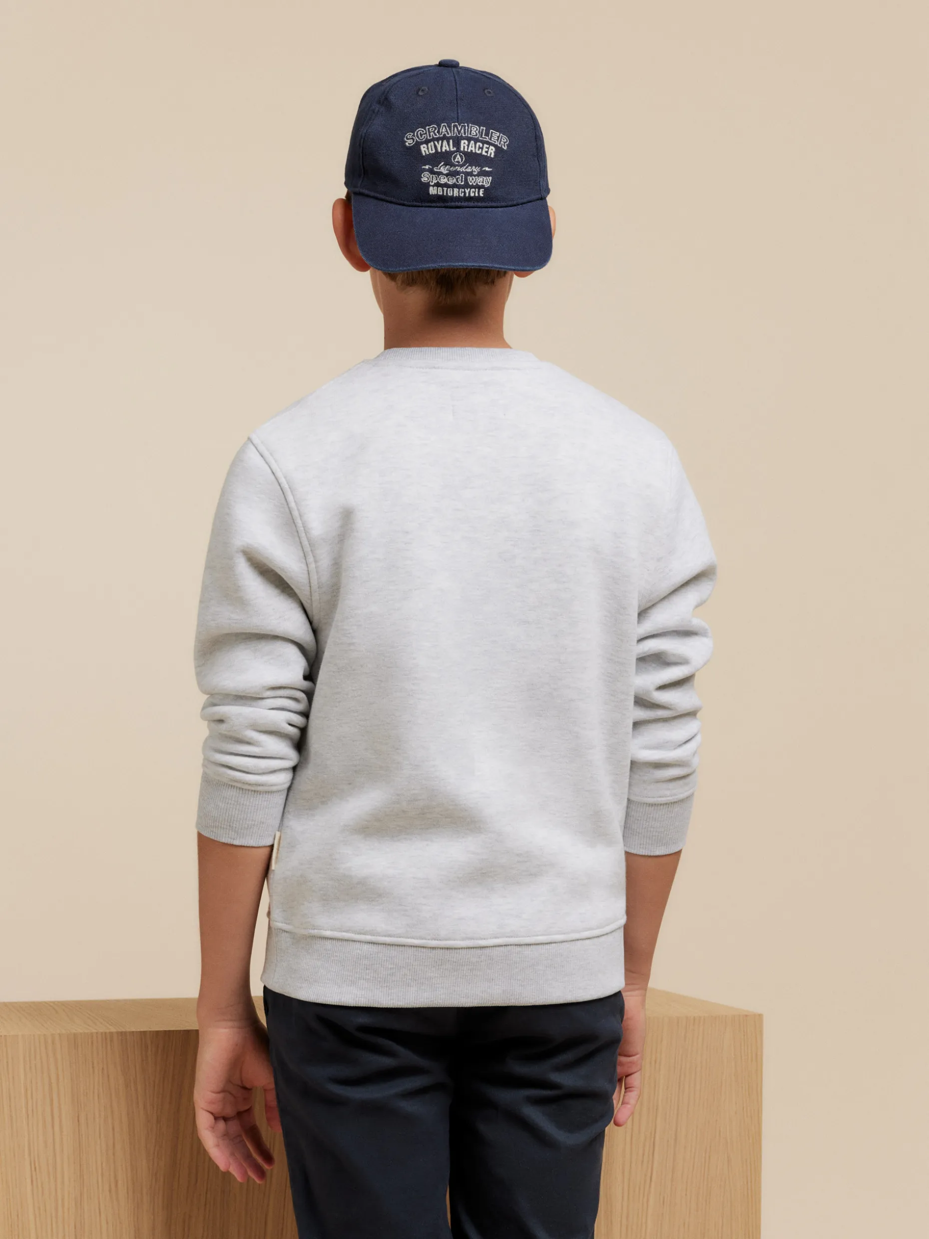 Felpa con Cappuccio Atlanta Junior - Stile Urbano Comodo per Bambini | Sconti Outlet Da Alvaro Moreno