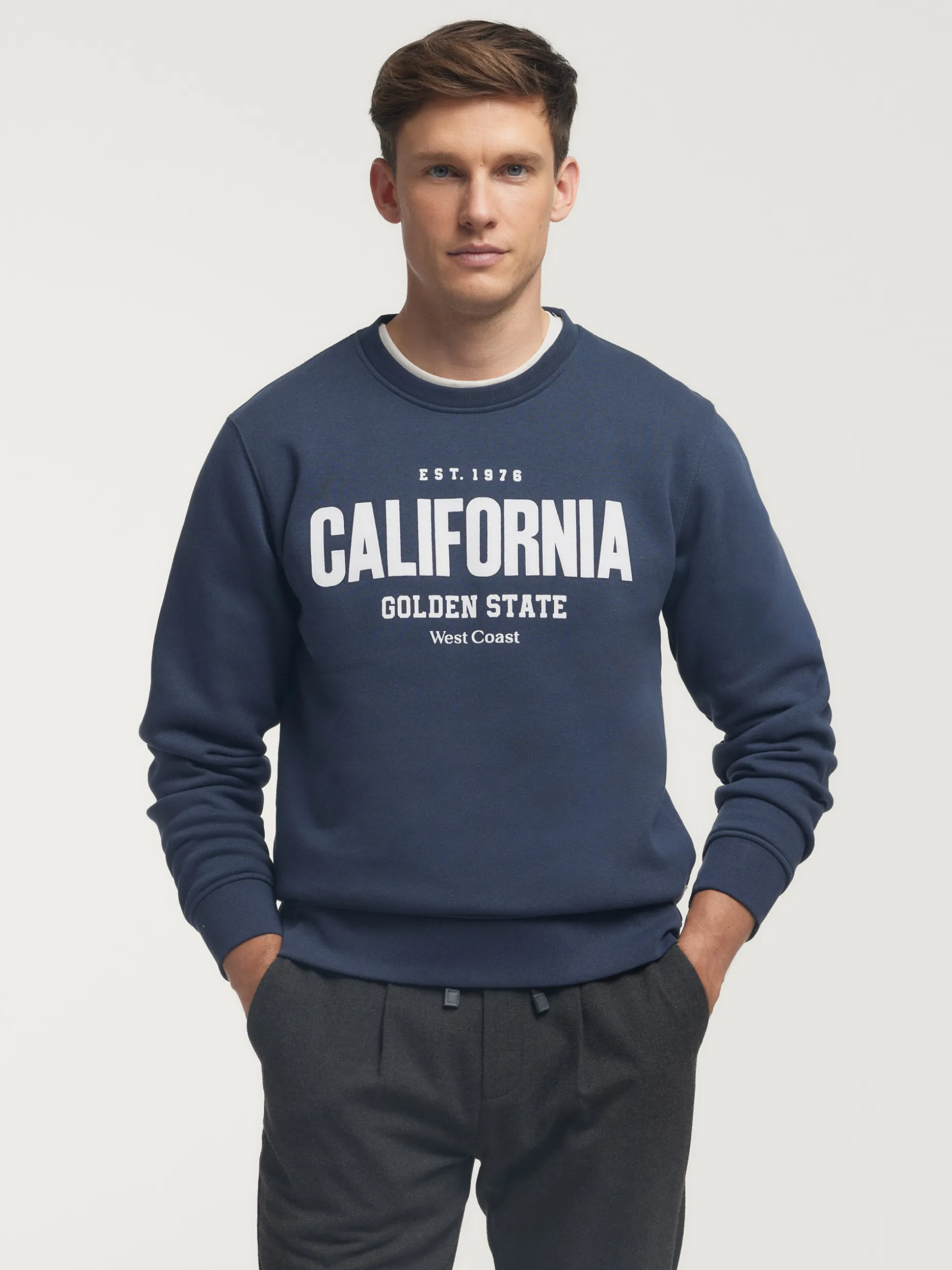 Felpa Unisex Alvaro Moreno | Stile California Casual con Cappuccio - Design Autunno-Inverno
