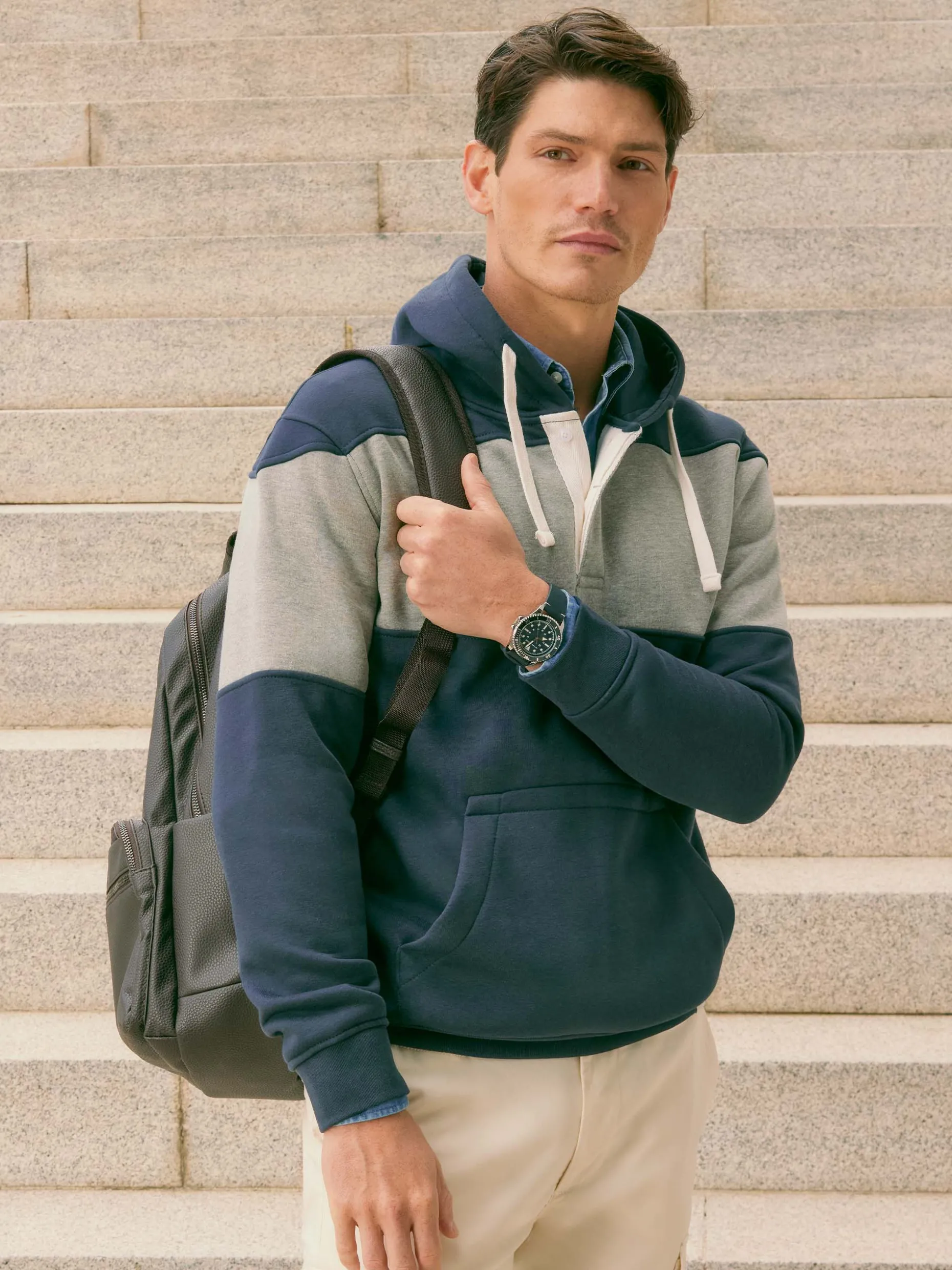 Felpa Urban Design Alvaro Moreno - Stile Relax Autunno 2023 

Capo Unisex in Pile Morbido con Taglio Moderno 

Collezione Limitata 