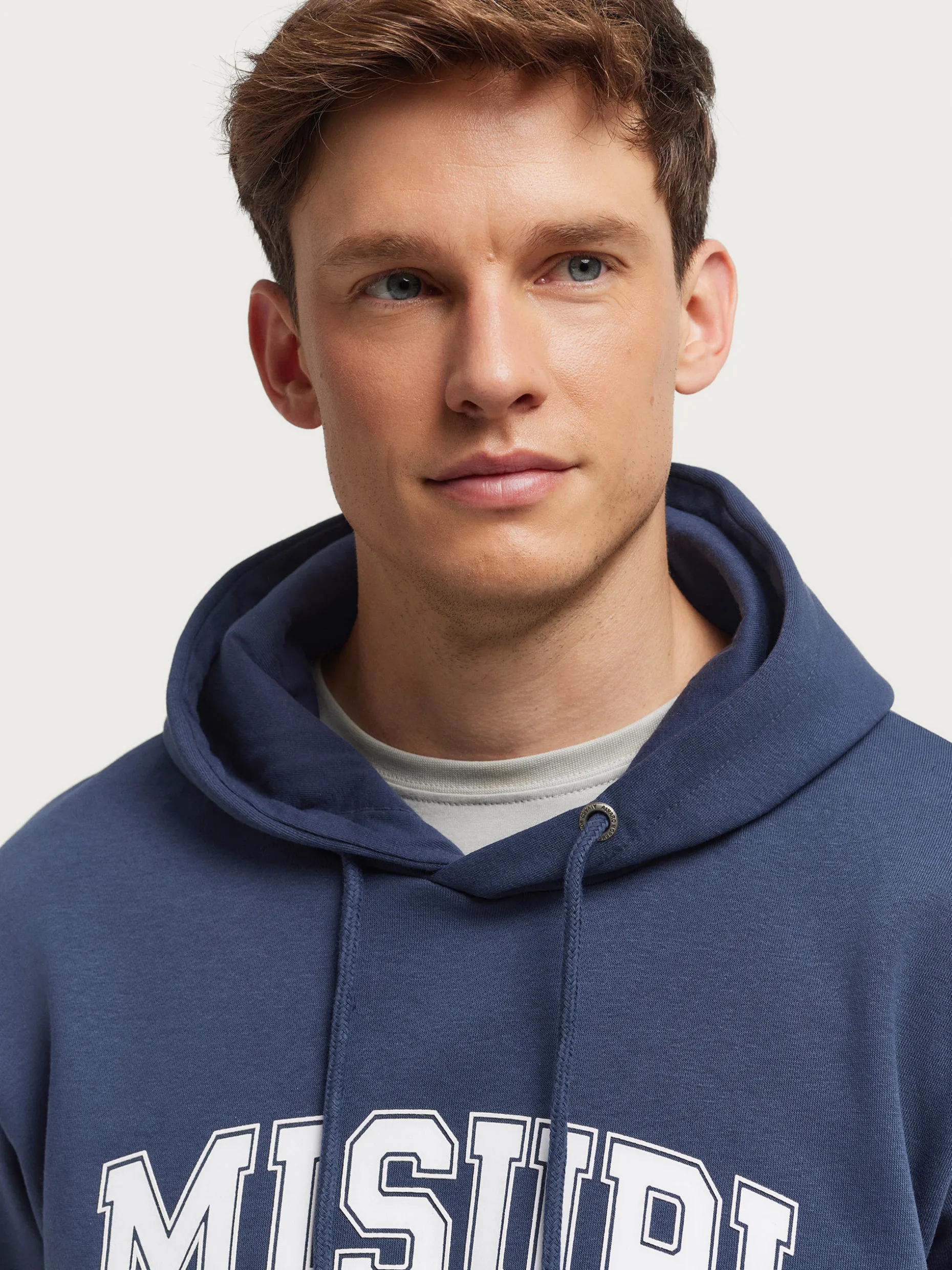 Felpa Con Cappuccio MISURI - Design Minimalista in Puro Cotone | Abbigliamento Casual Premium | Cappuccio Con Ricamo Detto | Collezione Autunno/Inverno | Negozio Ufficiale Alvaro Moreno