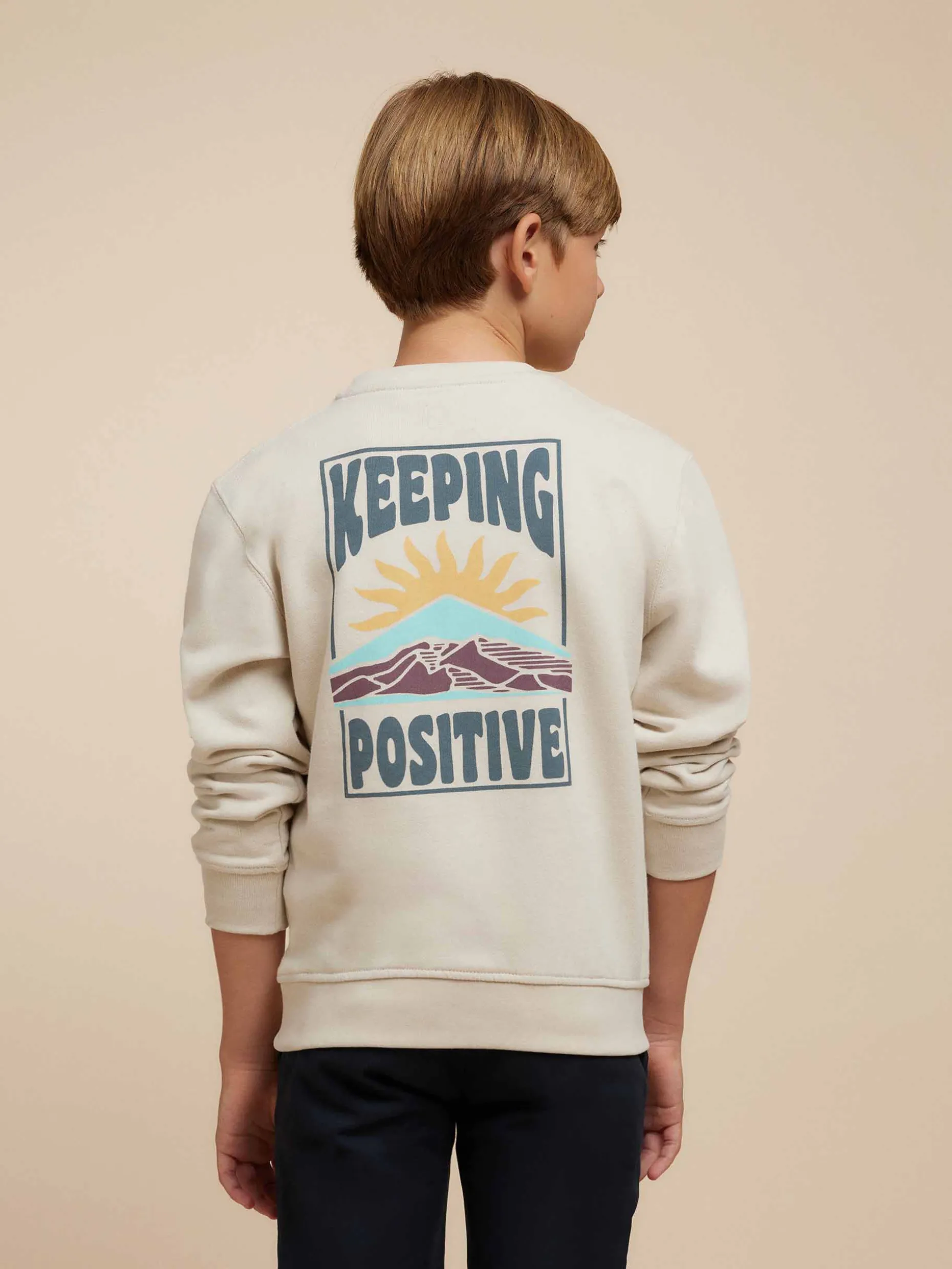 Felpa con Cappuccio Stile Giovane - Promozione Esclusiva Alvaro Moreno Junior Collection | Taglie Bambini 4-12 Anni | Tessuto Morbido e Design Accattivante per Look Casuali e Divertenti | Ideale per il Tempo Libero e Attività All'Aperto