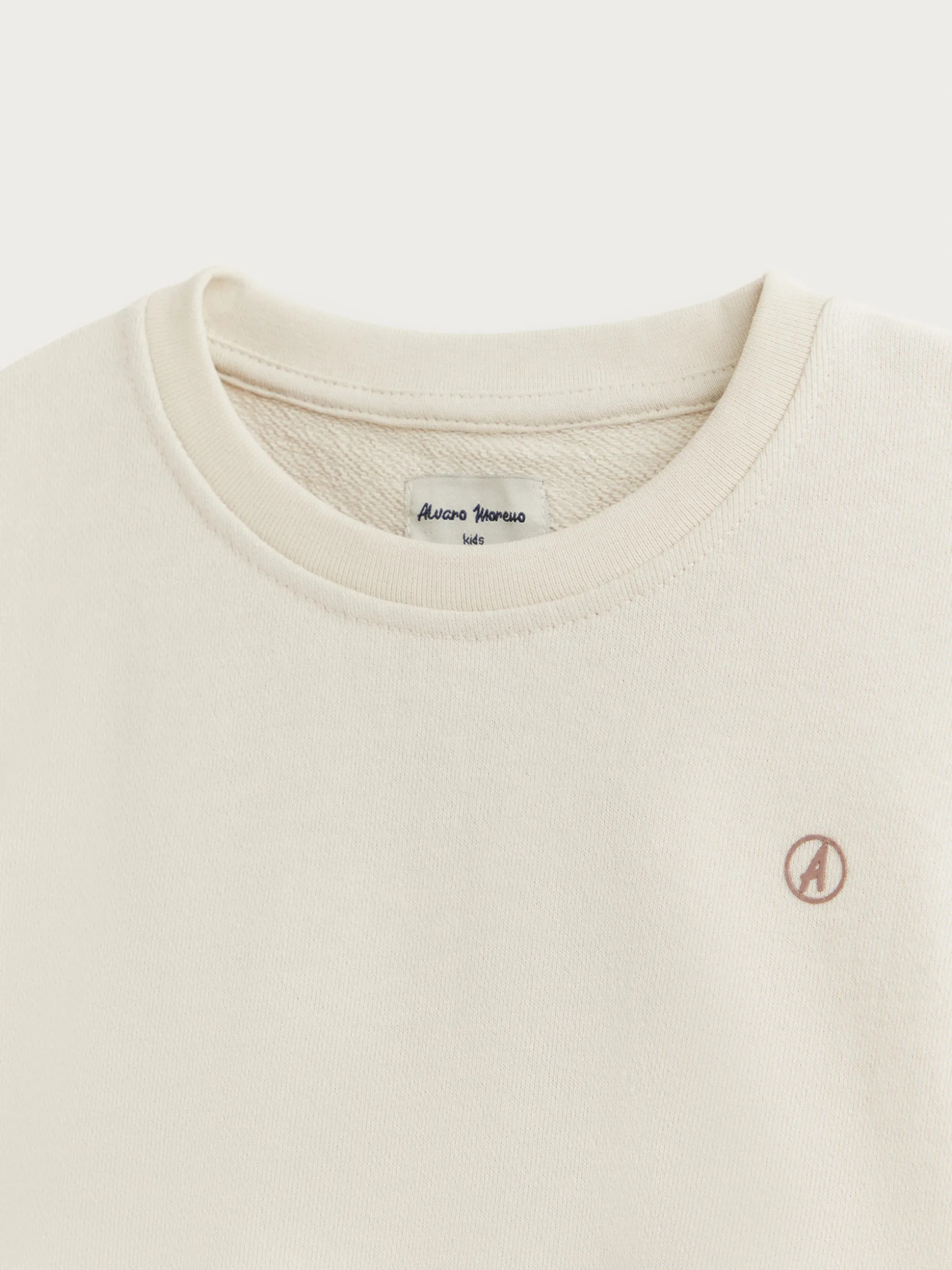Felpa con Cappuccio Stile Giovane - Promozione Esclusiva Alvaro Moreno Junior Collection | Taglie Bambini 4-12 Anni | Tessuto Morbido e Design Accattivante per Look Casuali e Divertenti | Ideale per il Tempo Libero e Attività All'Aperto