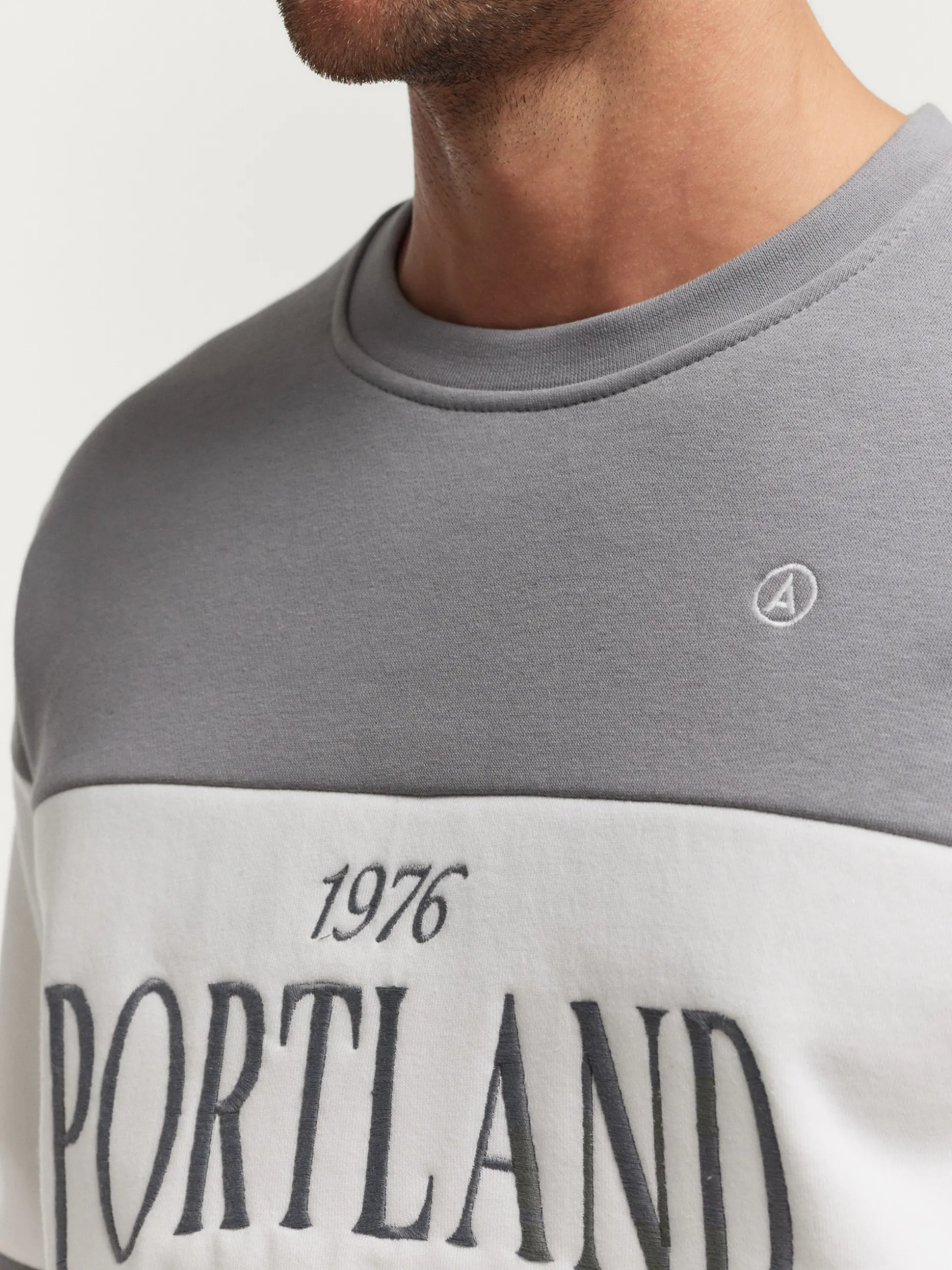 Felpa Con Cappuccio Portland - Design Casual Autunno/Inverno 2024 by Alvaro Moreno