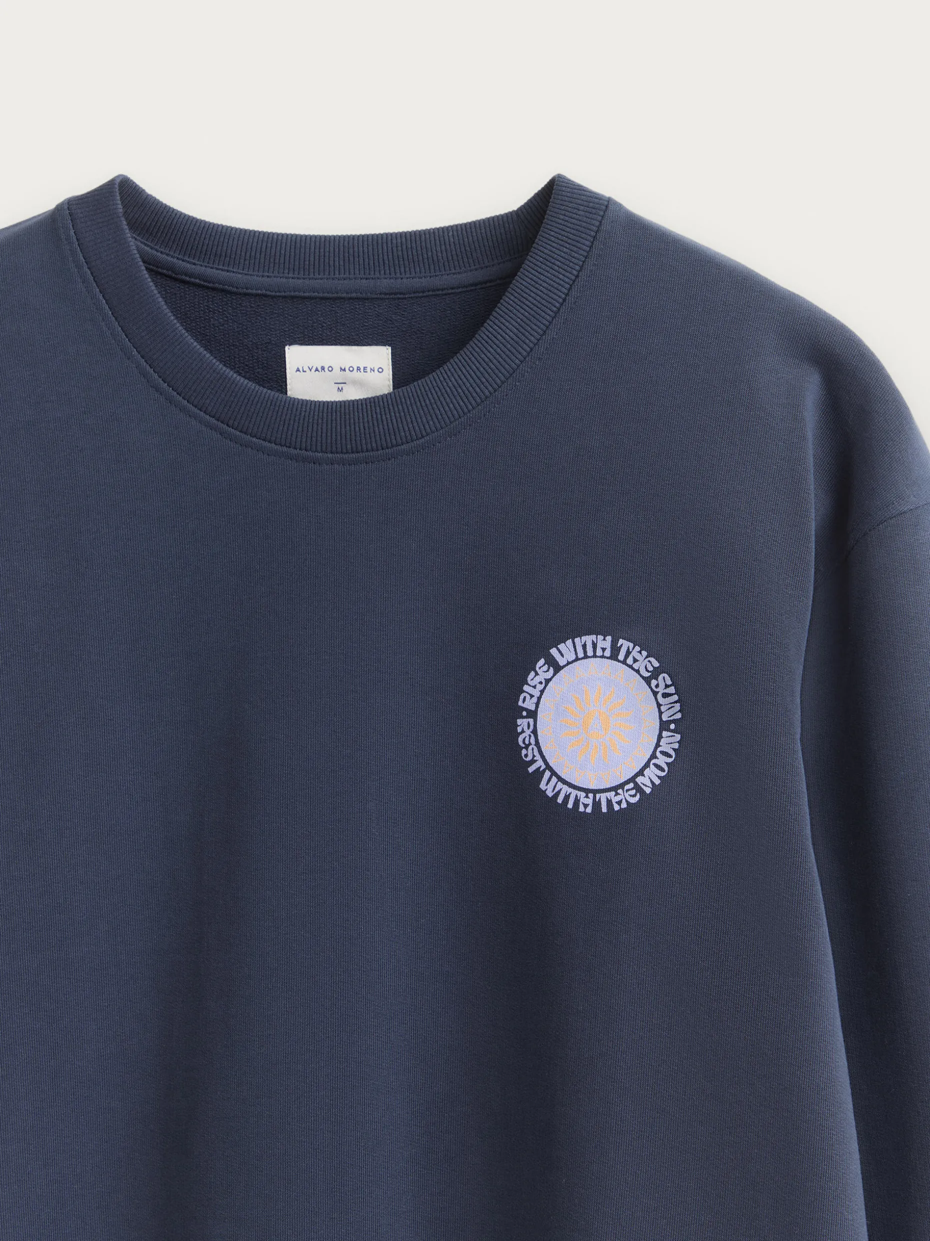Felpa Oversized SUN | Design Esclusivo di Álvaro Moreno - Stile Moderno per Autunno/Inverno 2023 - Maglione Casual con Cappuccio in Tessuto Ecologico - Conforto Premium per Look Urbani