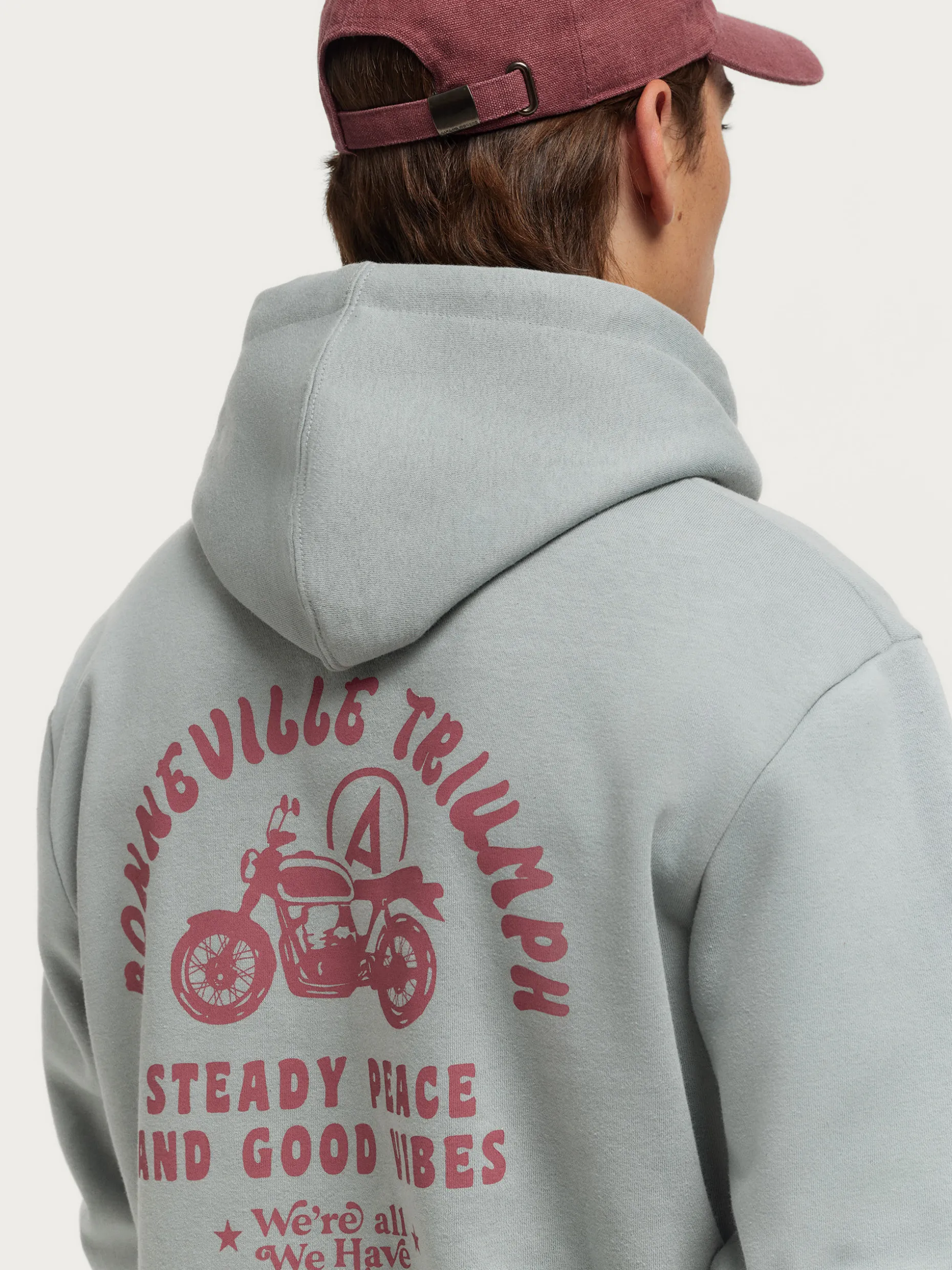 Felpa con Cappuccio Triumph - Moda Casual Uomo/Donna | Collezione Esclusiva Di Alvaro Moreno