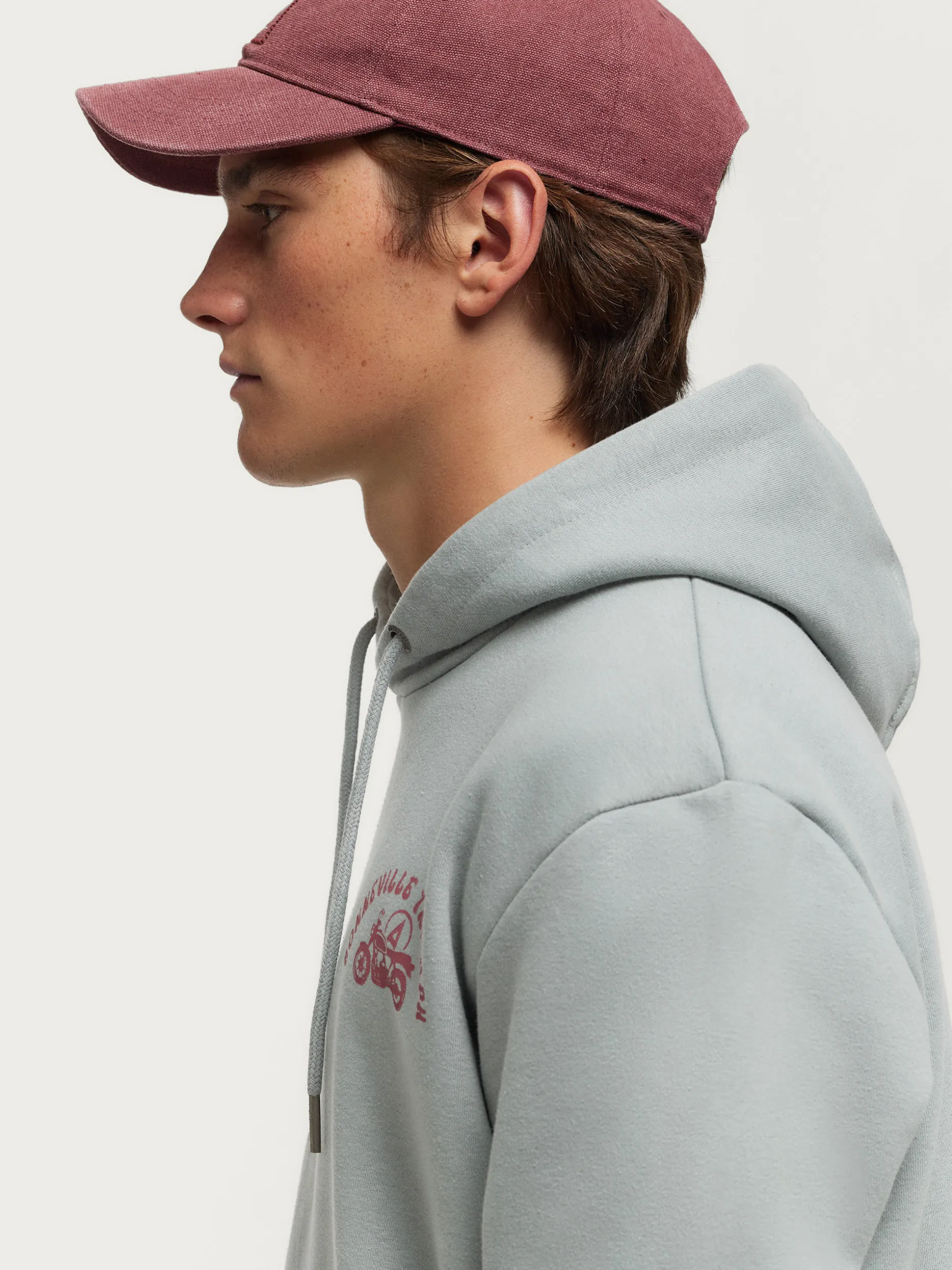 Felpa con Cappuccio Triumph - Moda Casual Uomo/Donna | Collezione Esclusiva Di Alvaro Moreno