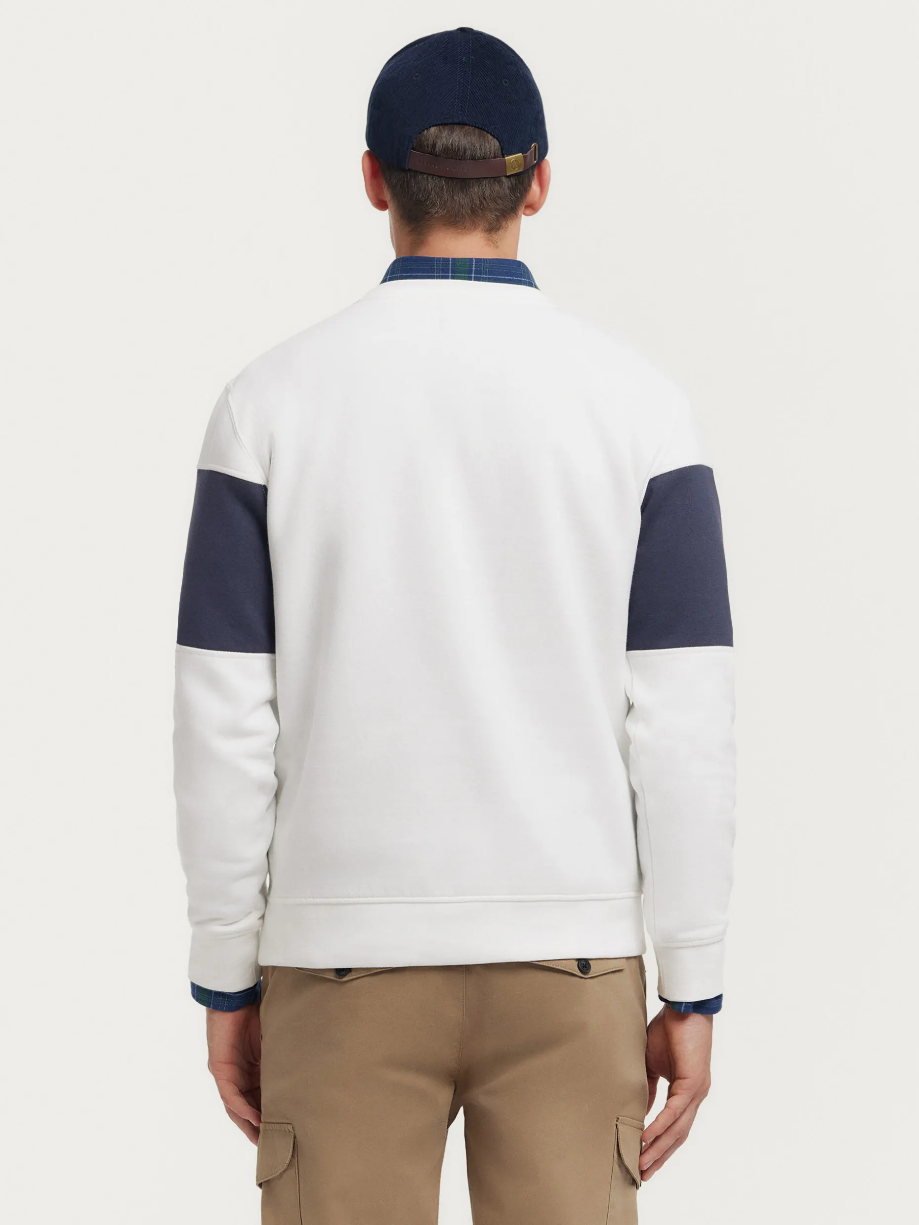 Felpa con Cappuccio Washington - Stile Urbano Unisex | Design Comodo Autunno-Inverno 2024 - Collezione Alvaro Moreno