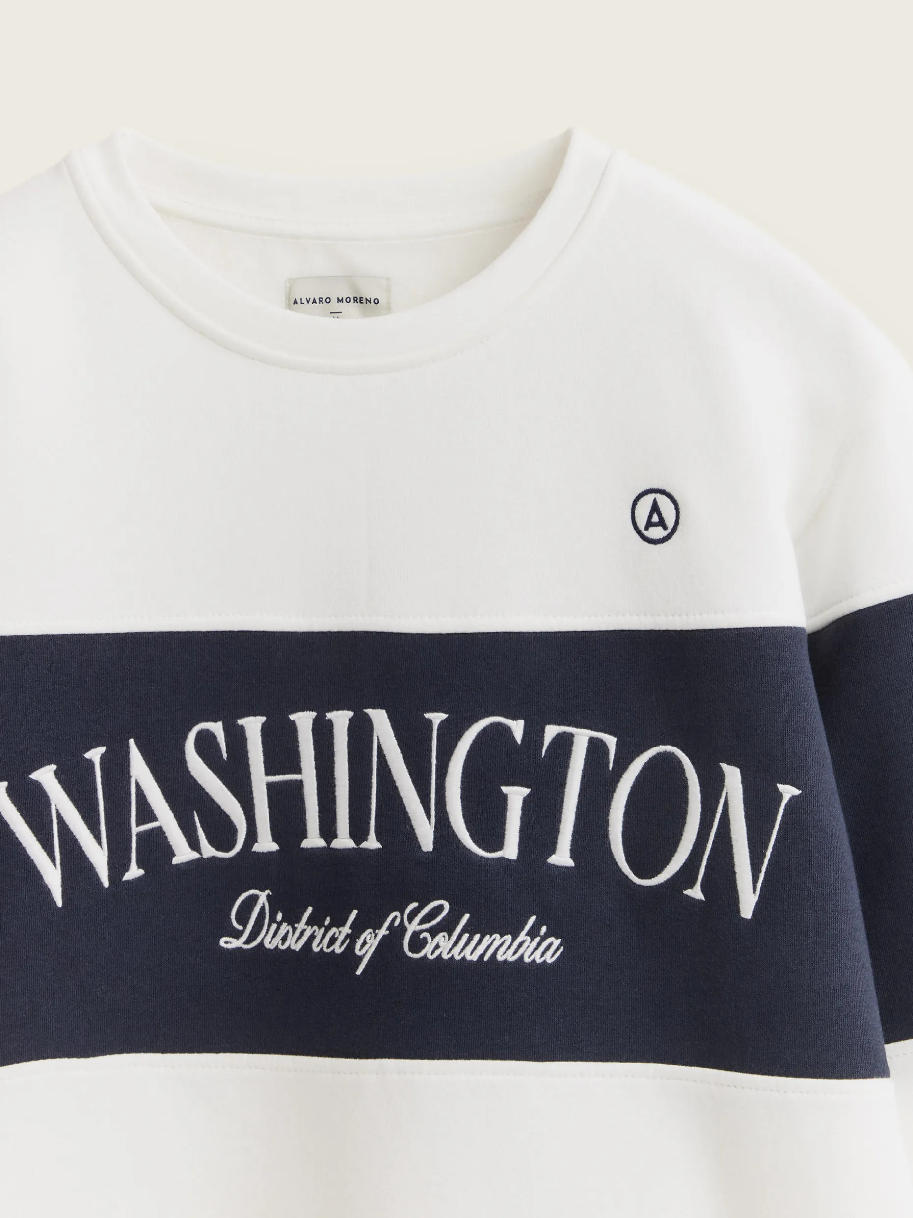 Felpa con Cappuccio Washington - Stile Urbano Unisex | Design Comodo Autunno-Inverno 2024 - Collezione Alvaro Moreno