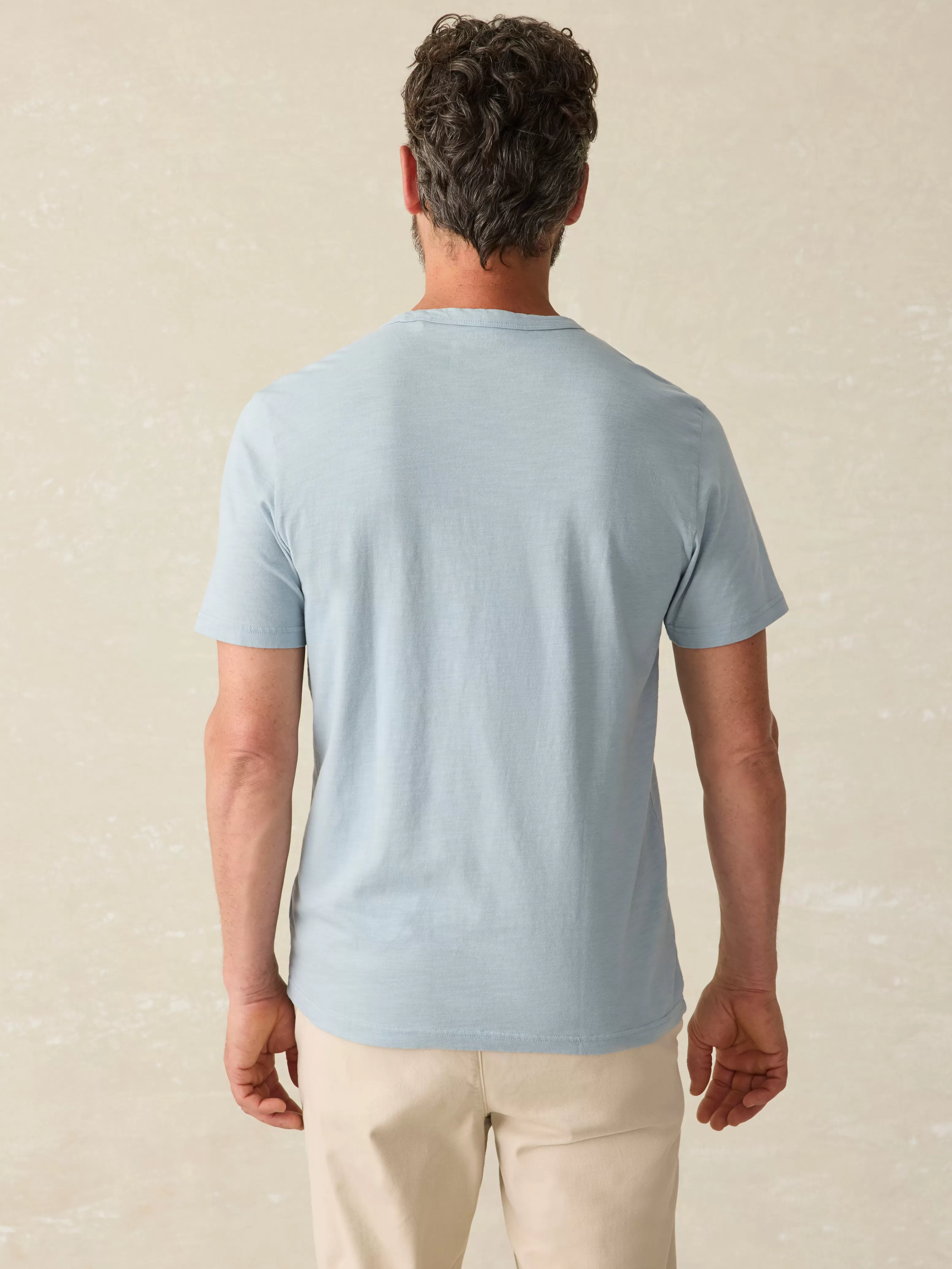 Maglietta Essential Lavaggio Sole con Tasca - Taglio Allungato | Saldi Esclusivi Faherty