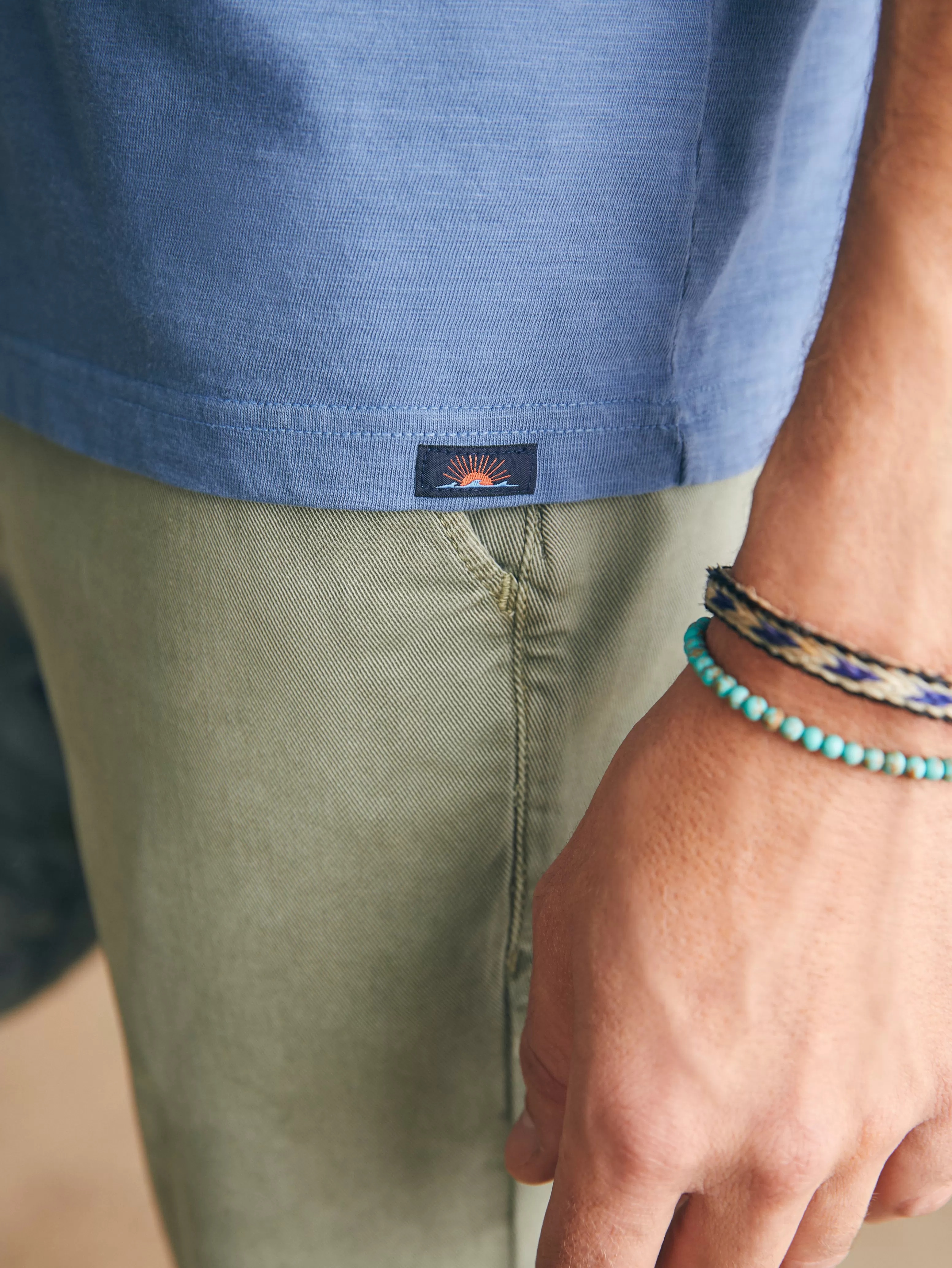 Maglietta con Taschino Comfort Taglia Lunga - Effetto Sbiancato dal Sole | Promozione Estiva Faherty