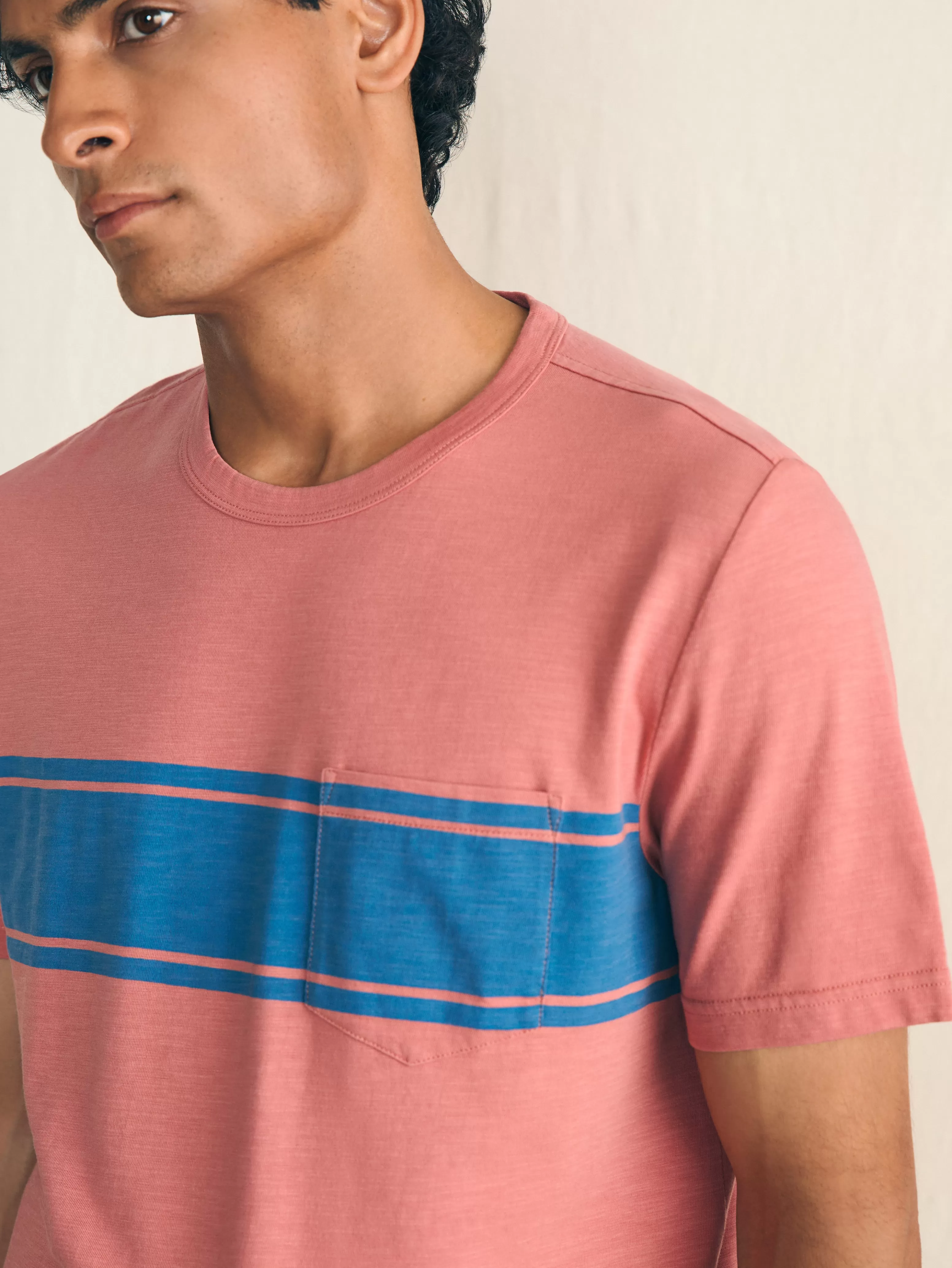 Maglietta Con Taschino Righe Onde Marine - Effetto Sbiadito Naturale | Saldi Estivi Faherty

（，