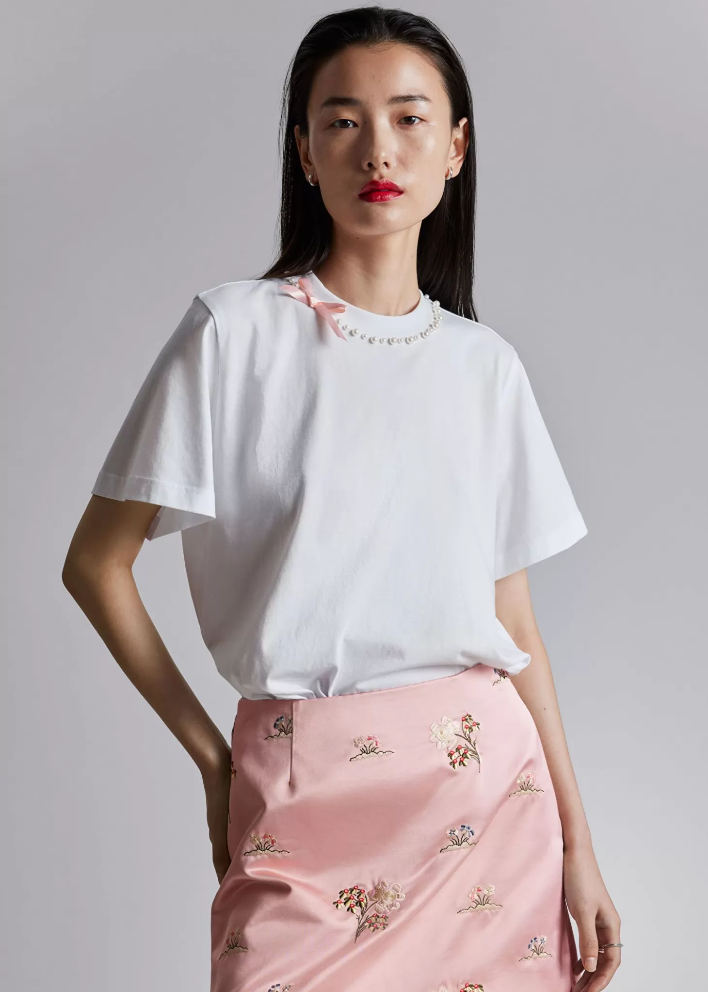 Maglietta Elegante Con Perle Bianche & Other Stories - Stile Minimal a Prezzo Accessibile