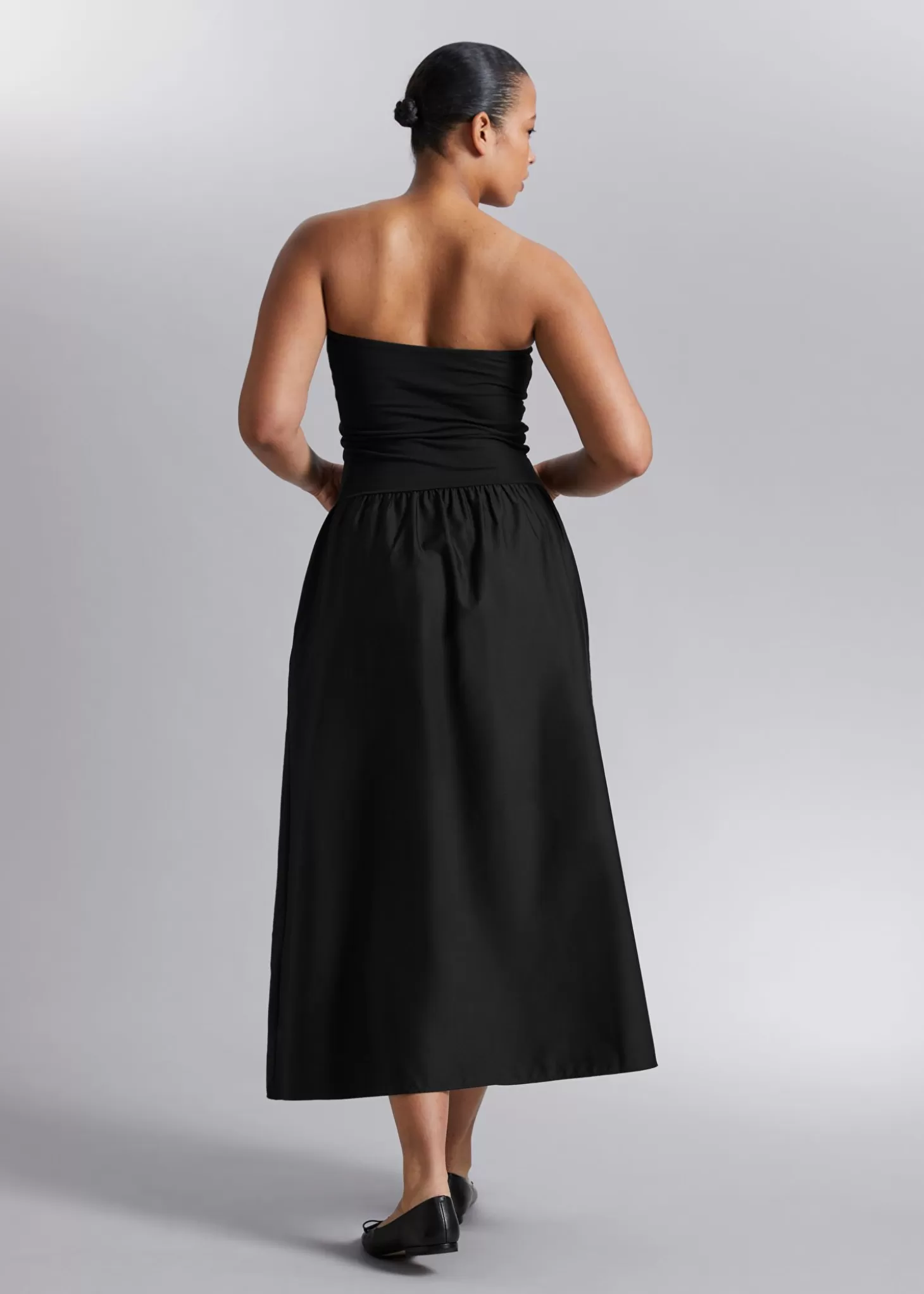 Other Stories - Tubino Midì Nero Elegante, Linee Essenziali per Stilismo Minimalista