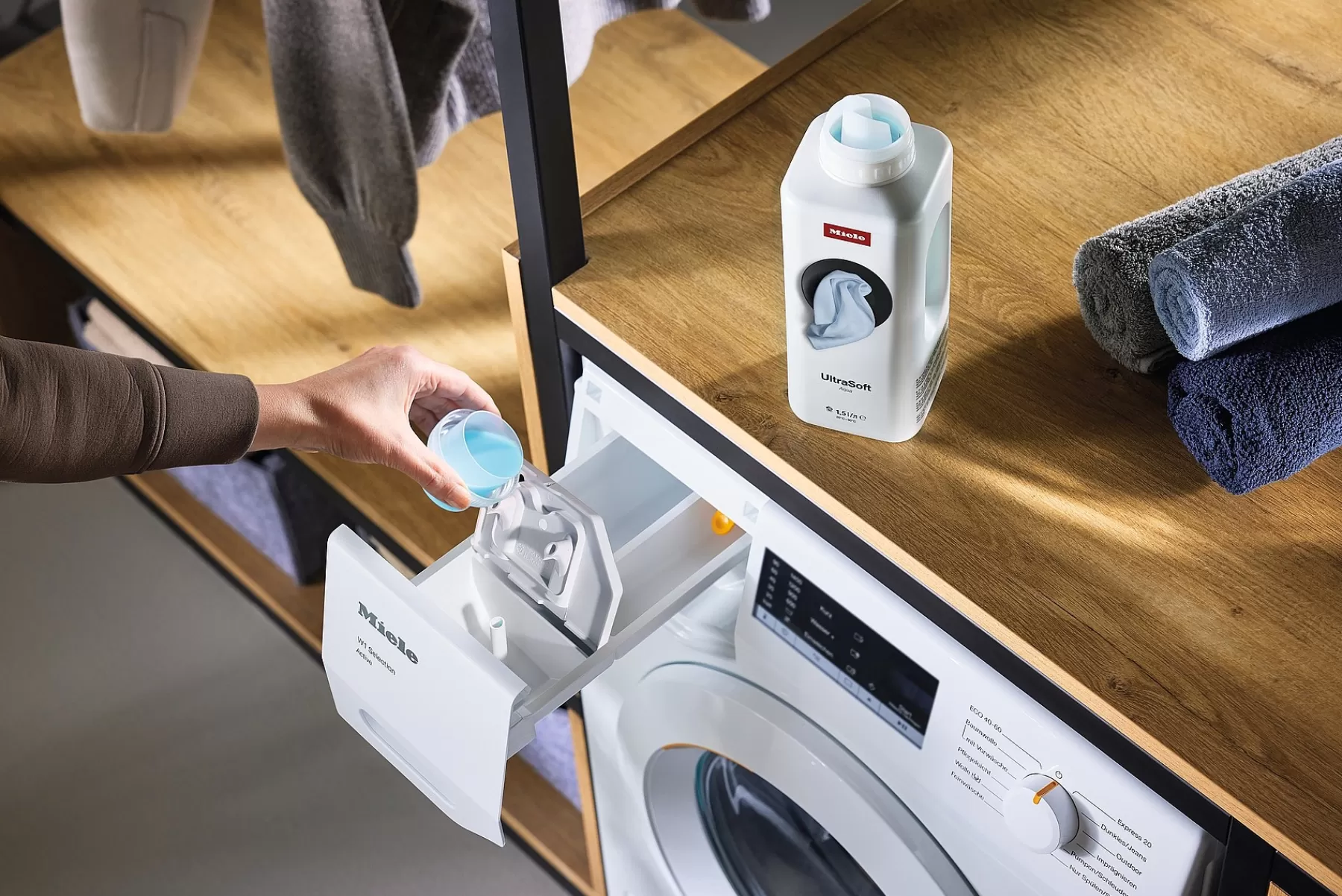Miele Ammorbidente Ultrasoft per Lavatrici - Confezione Eco da 1,5L con Profumo di Fiori di Cotonificio