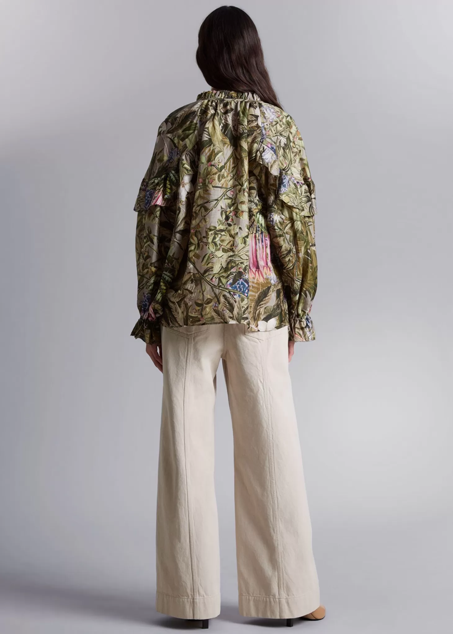 Camicia Oversize con Volant Elegante - Bianco, Beige e Lilla | Blusa Morbida Other Stories a Prezzo Accessibile