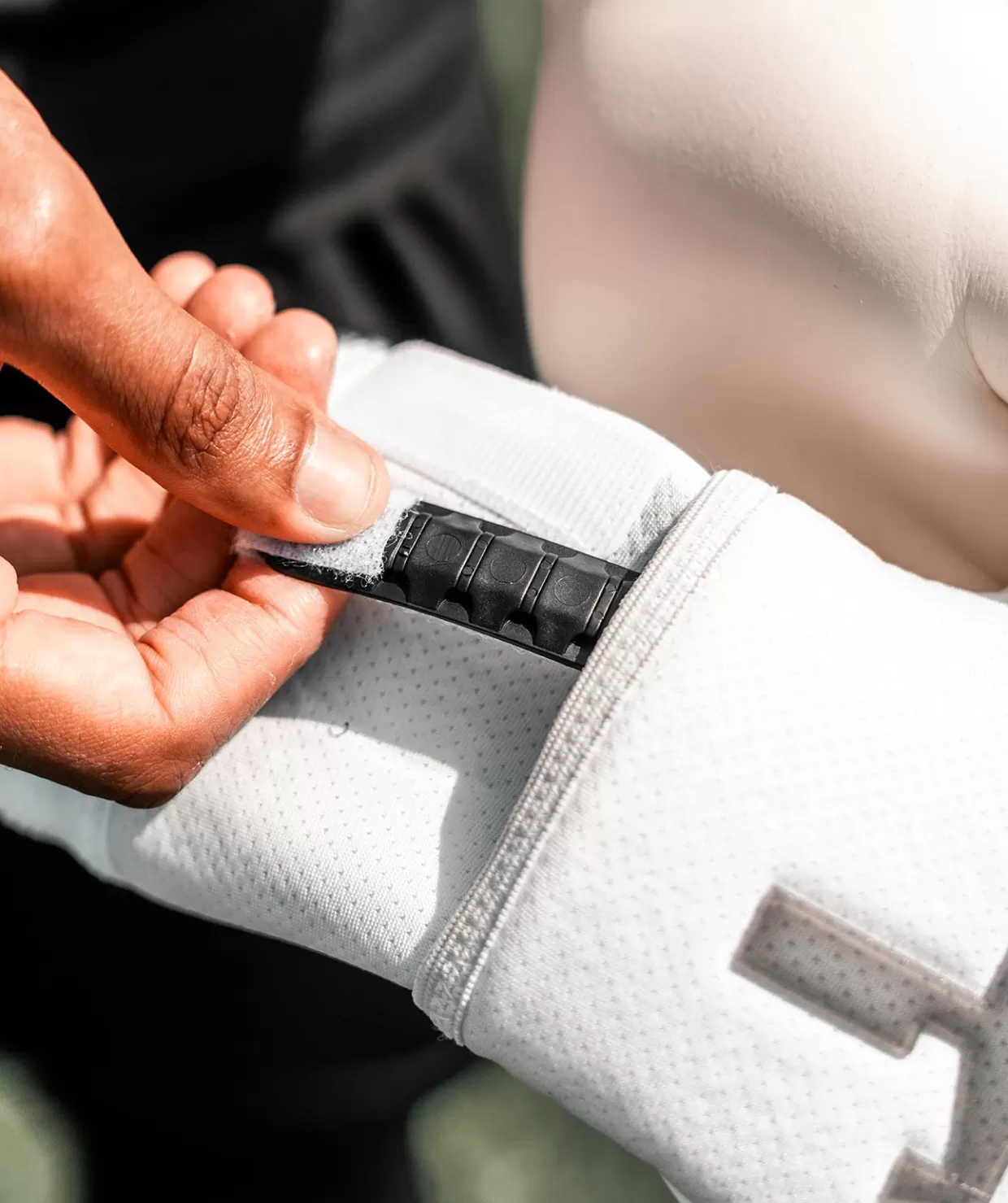 Guanti Junior T1TAN Bianco Estremo 3.0 con Protezioni Avanzate - Ideali per Allenamenti Intensi