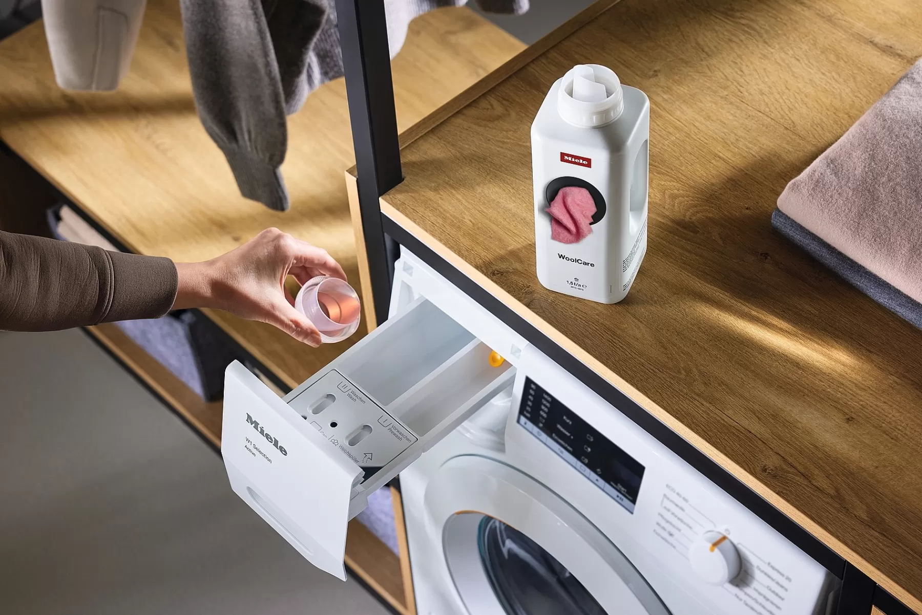 Miele Detersivo Delicato per Lana e Tessuti Sensibili - Formato da 0,39 Litri